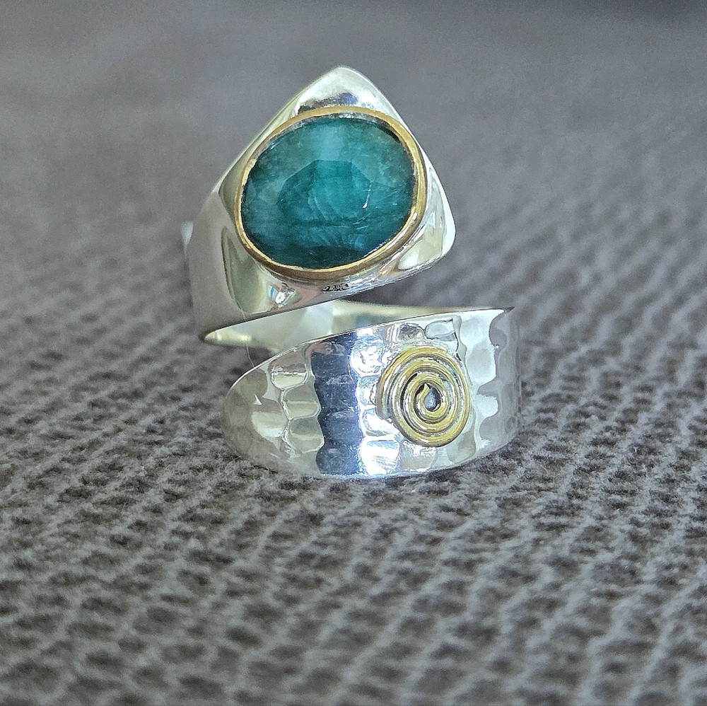 Shivam Green💚 Beryl Bypass Ring💍 - NWT - Picture 5 of 16